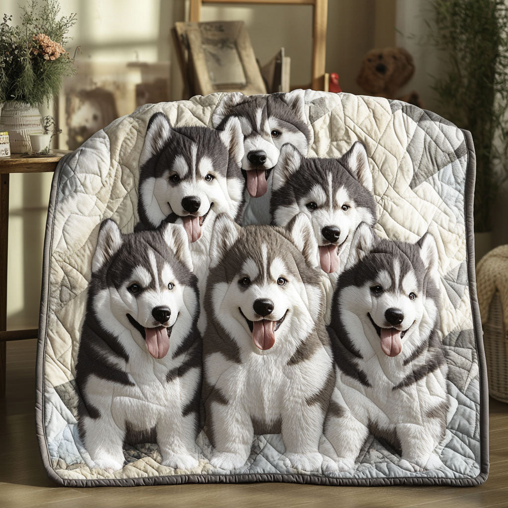 Arctic Malamute Quilted Blanket