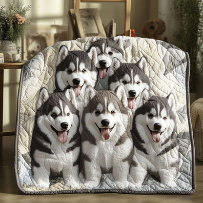 Arctic Malamute Quilted Blanket
