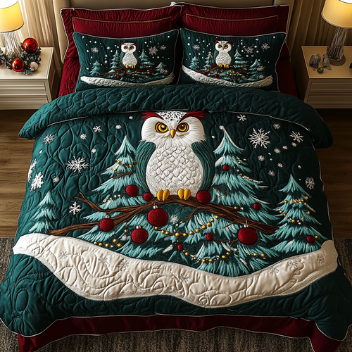Holly Hoot 3-Piece Quilted Bedding Set