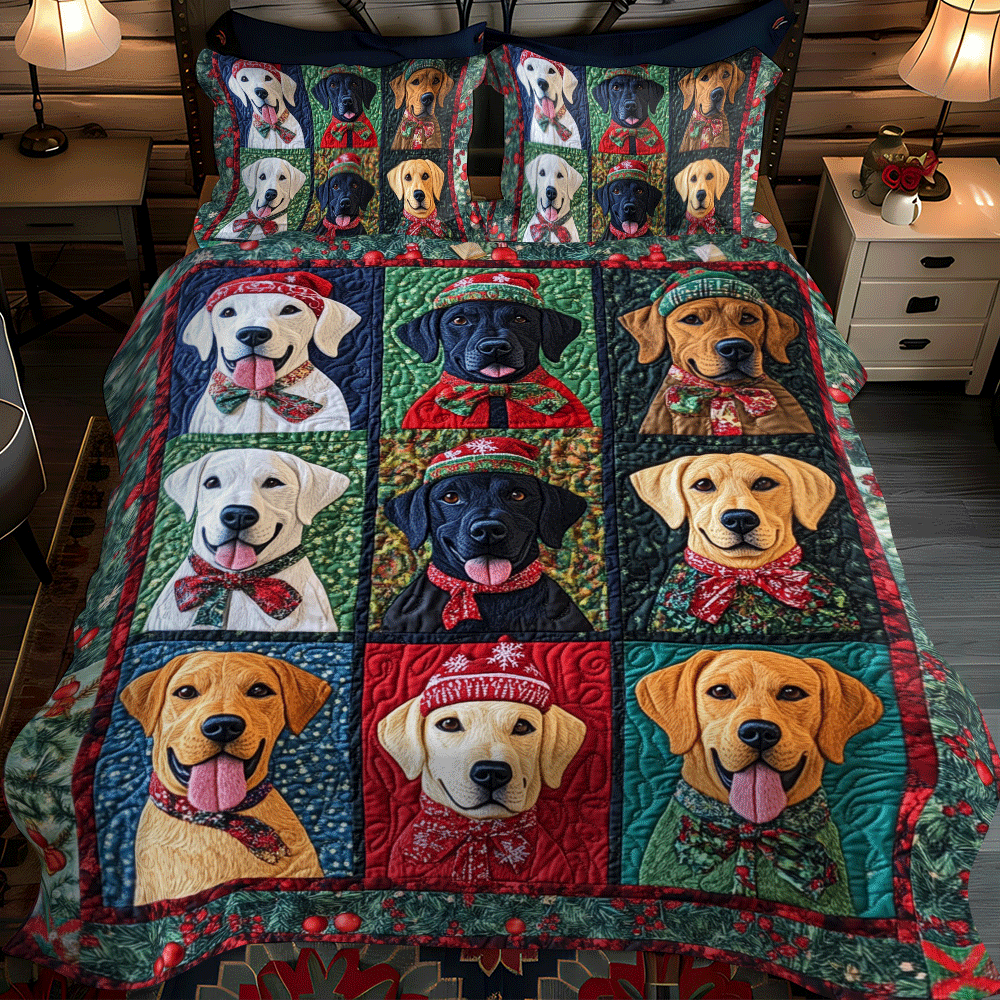 Playful Christmas Labrador 3-Piece Quilted Bedding Set