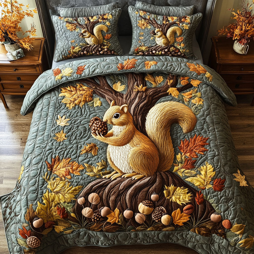 Squirrel Harvest 3-Piece Quilted Bedding Set